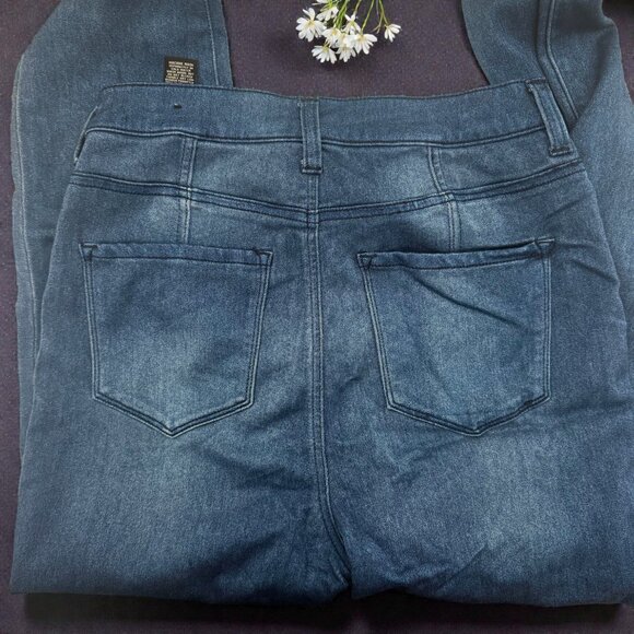 Fashion Nova Ultra-High-Waist Jegging Pants | Dark Wash | Size 11/30 - Picture 2 of 9